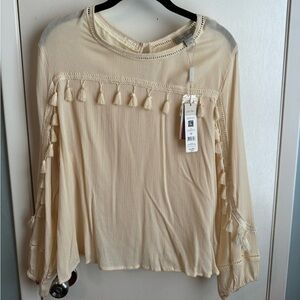 Charlie Paige Women’s longsleeve cream colored bohemian tassel Blouse size large